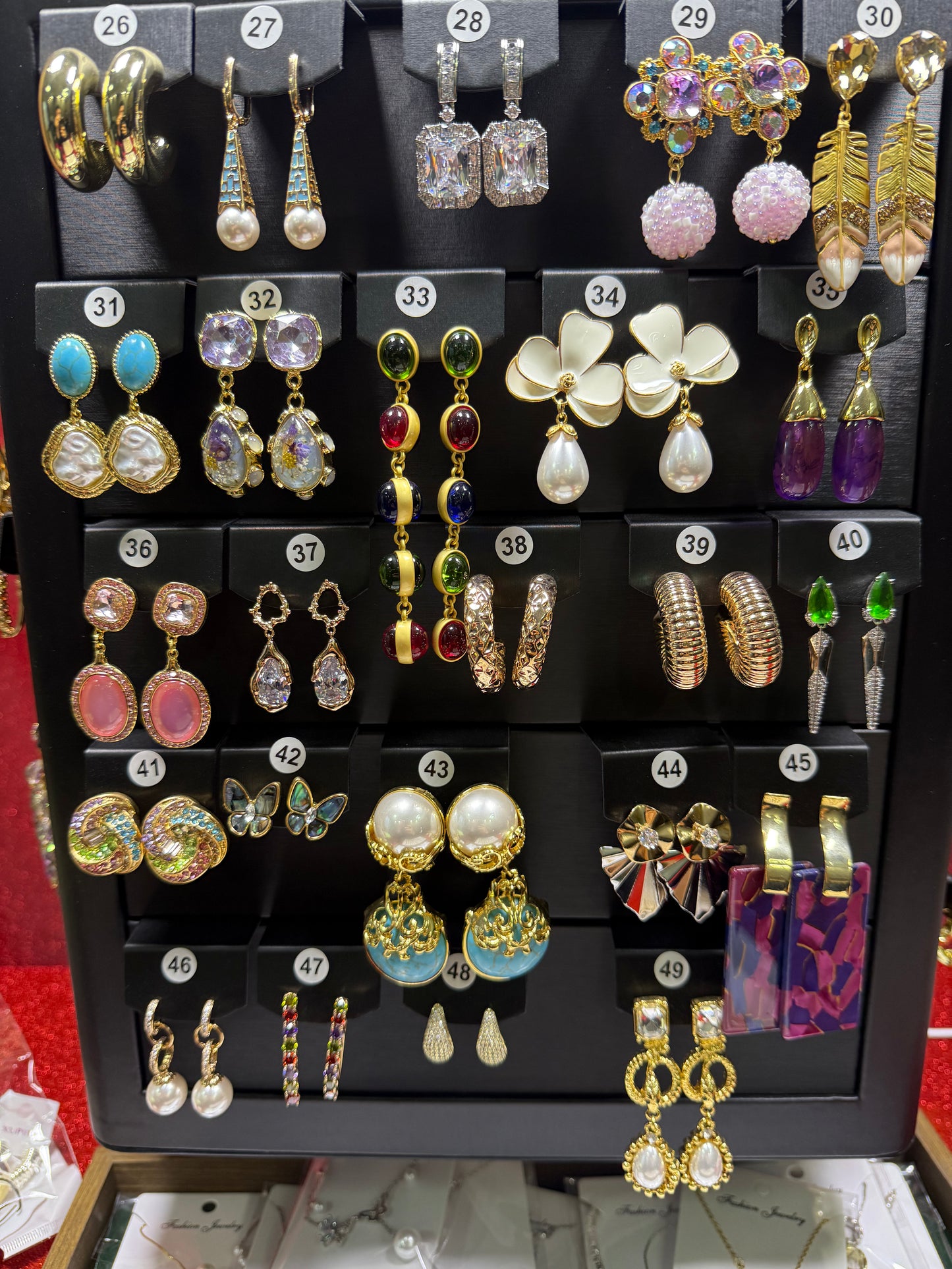 Stunning Gorgous Earing - Live Picks