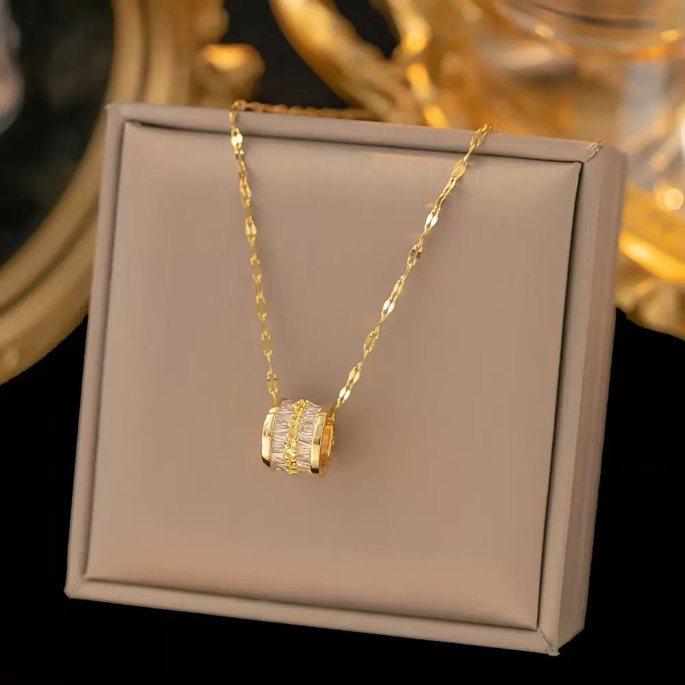 Shiny Stylish Necklaces - Live Picks