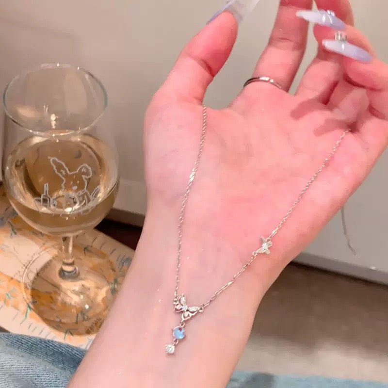 Shiny Stylish Necklaces - Live Picks