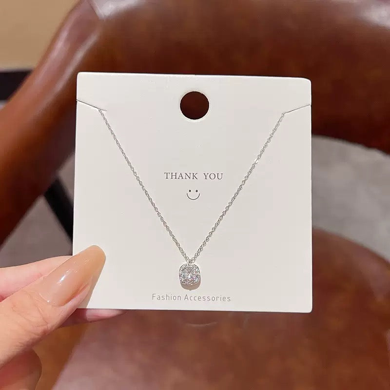 Shiny Stylish Necklaces - Live Picks