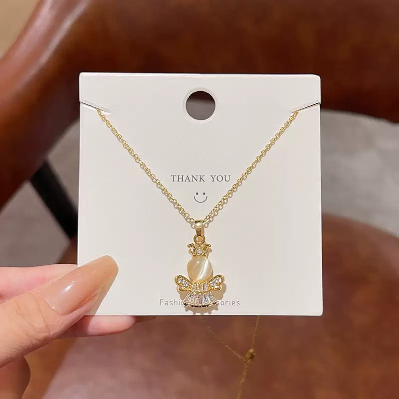 Shiny Stylish Necklaces - Live Picks