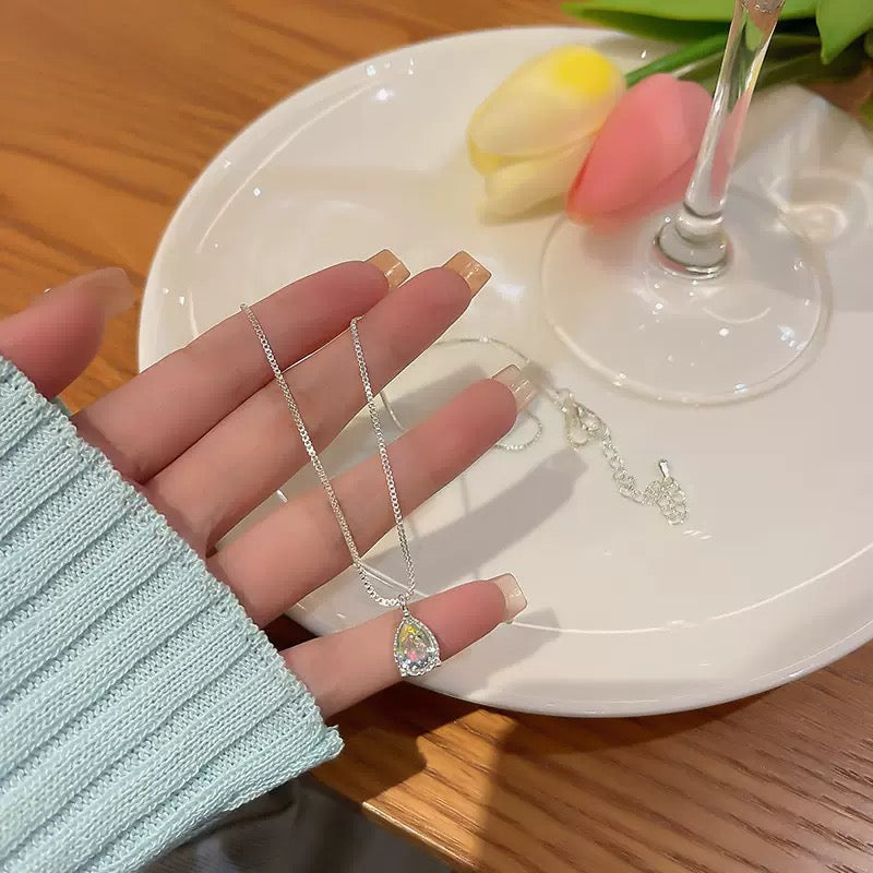 Shiny Stylish Necklaces - Live Picks